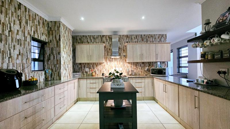 5 Bedroom Property for Sale in Dana Bay Western Cape